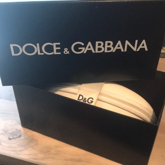 Dolce & Gabbana Other - Dolce & Gabana sunglass case and box